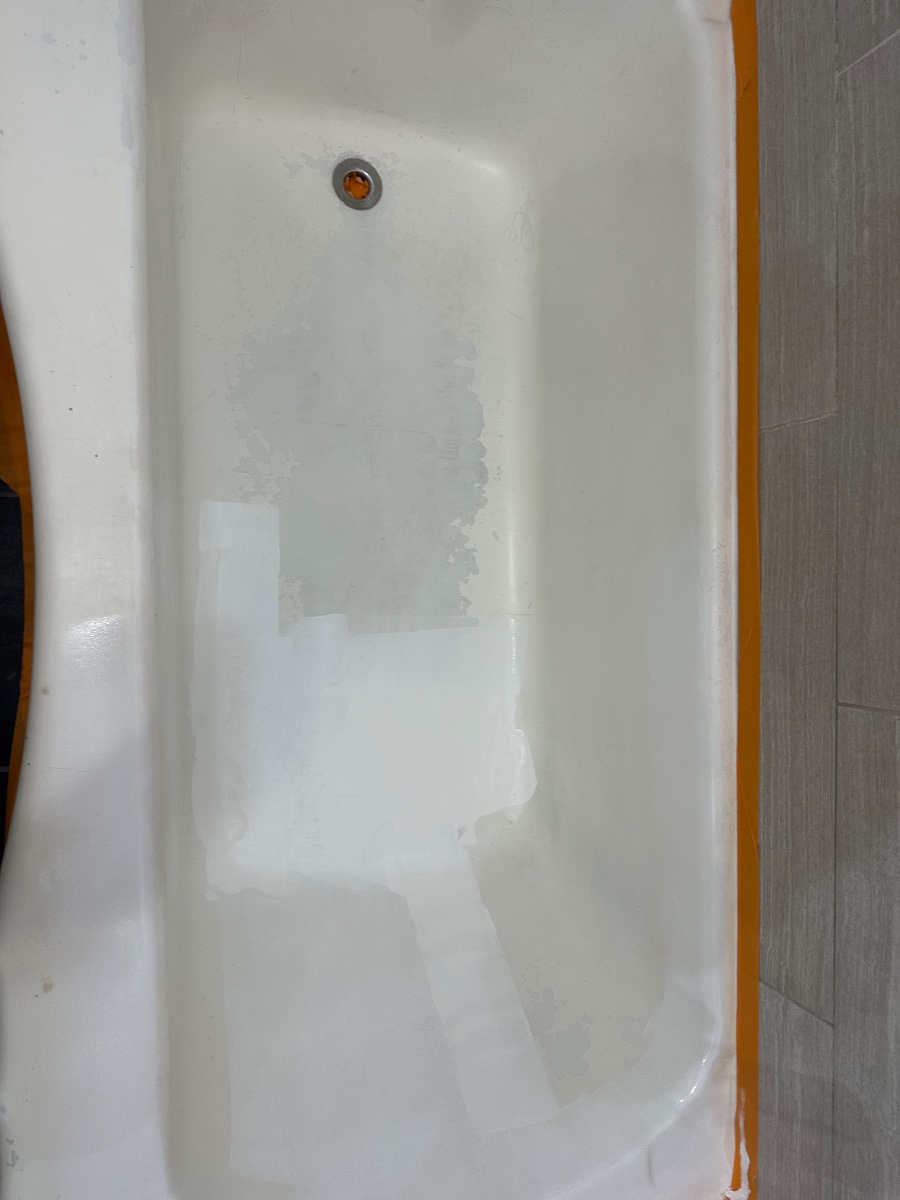 Bathtub — Gustavo Barahona