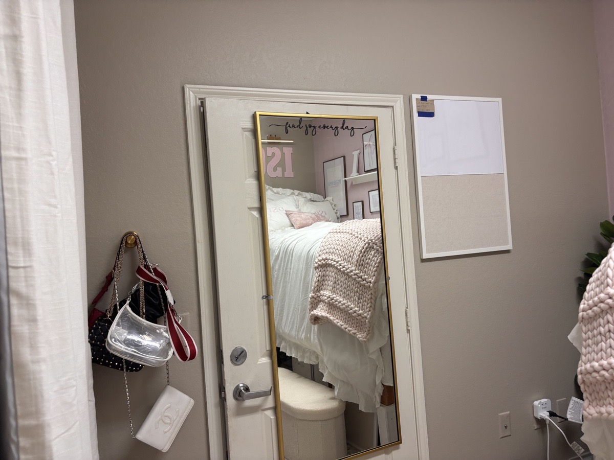 University of Alabama Move In — Nicholas Shunk