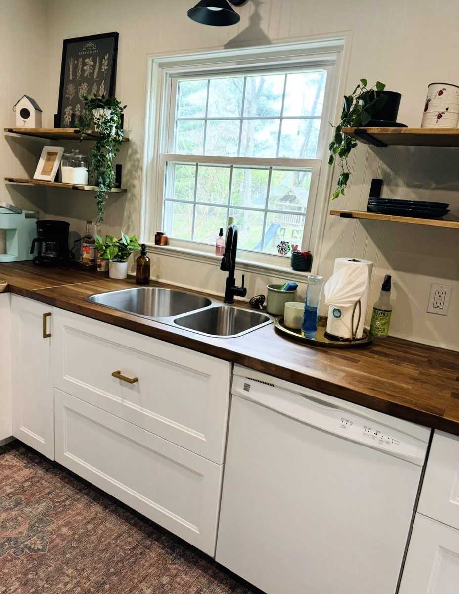 Cleaning home — Carol Caceres