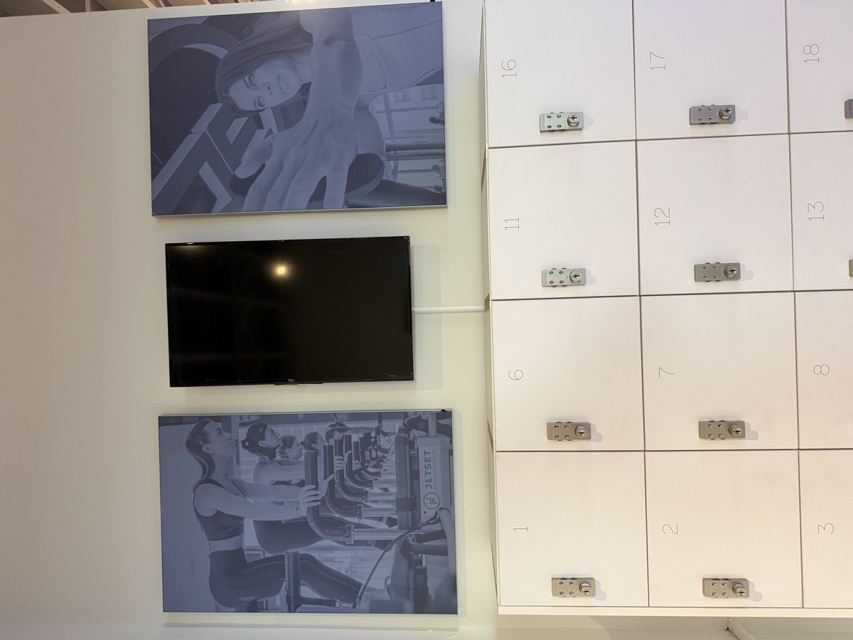 Tv mount — Alexandr