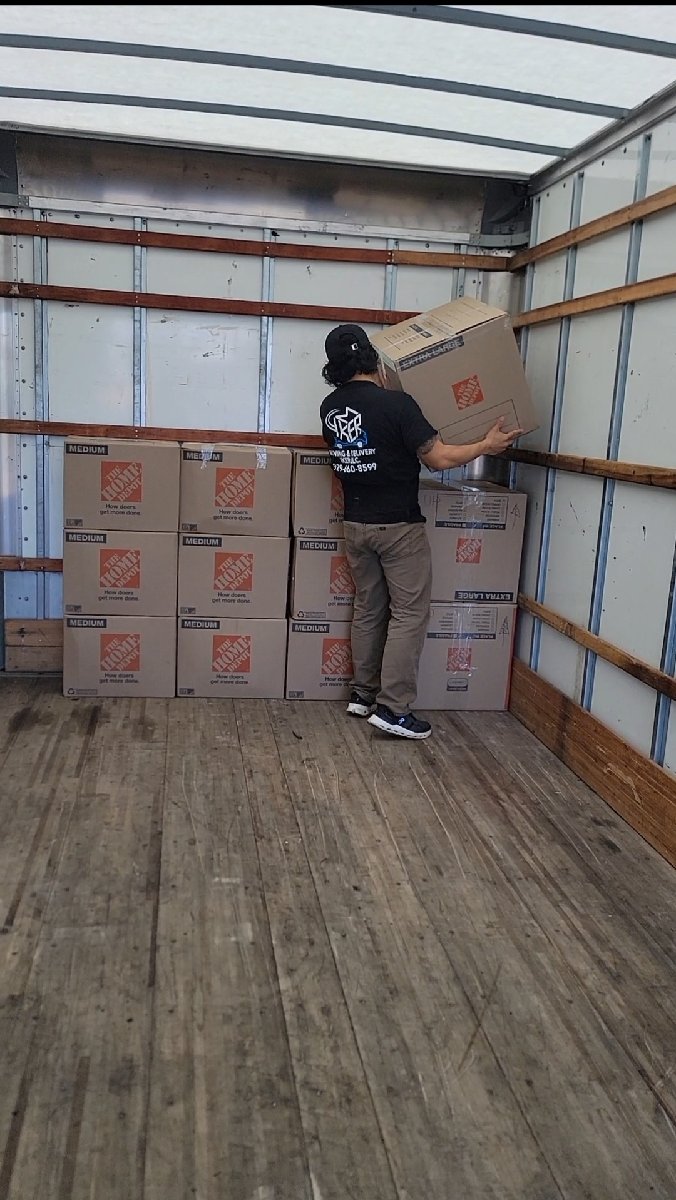 Professional Movers – Loading, Packing & Furniture Protection — Juan Alberto Santiago