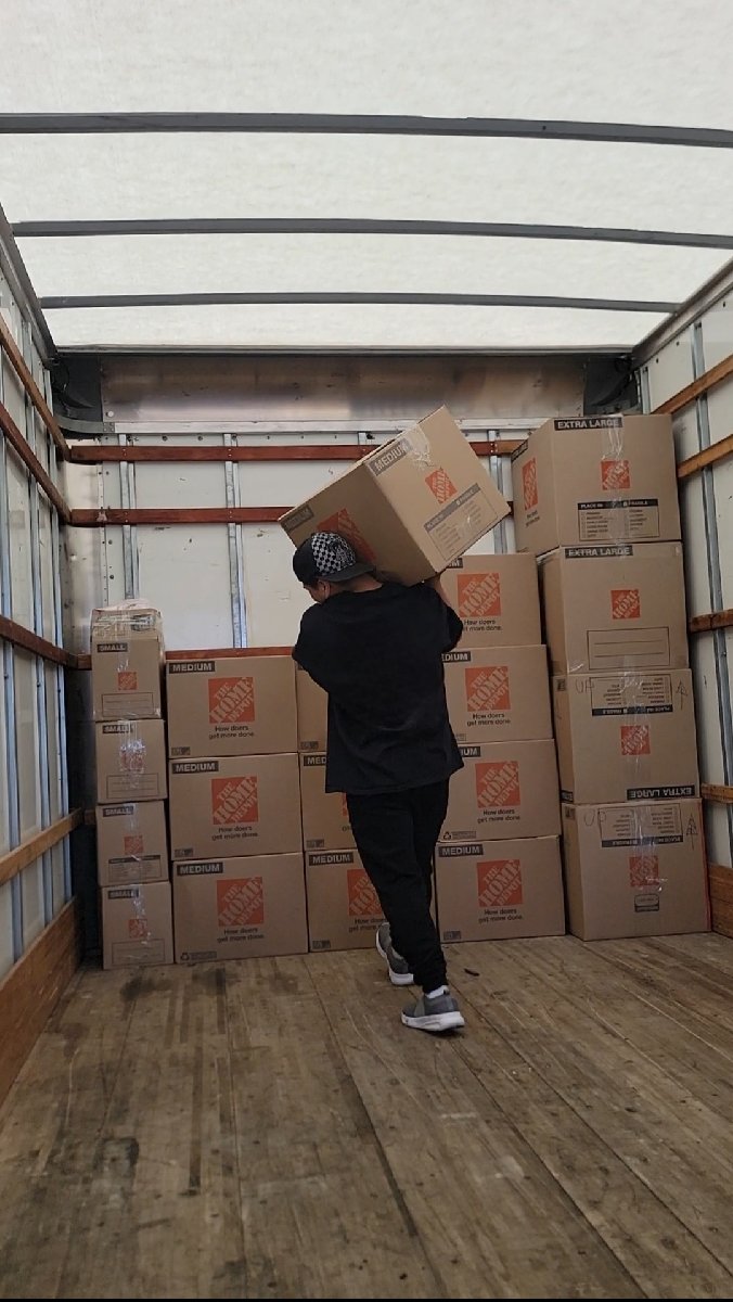 Professional Movers – Loading, Packing & Furniture Protection — Juan Alberto Santiago