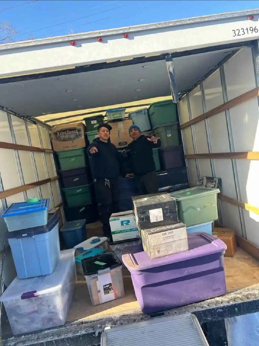 Last-Minute Movers — Juan Alberto Santiago