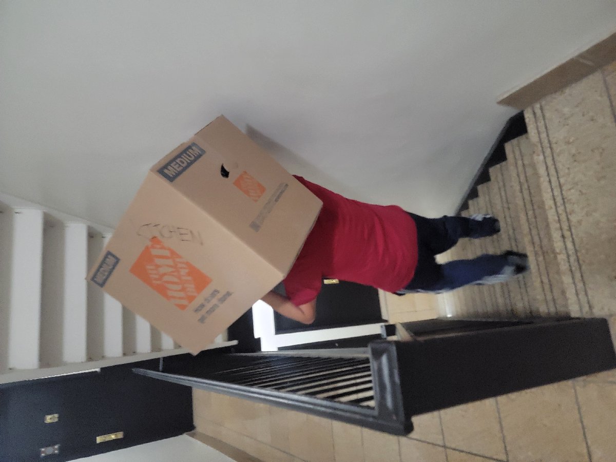 Furniture Pick-up and Delivery — Juan Alberto Santiago