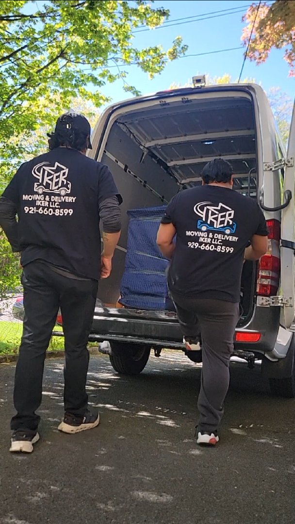 Professional Moving & Furniture Protection — Juan Alberto Santiago