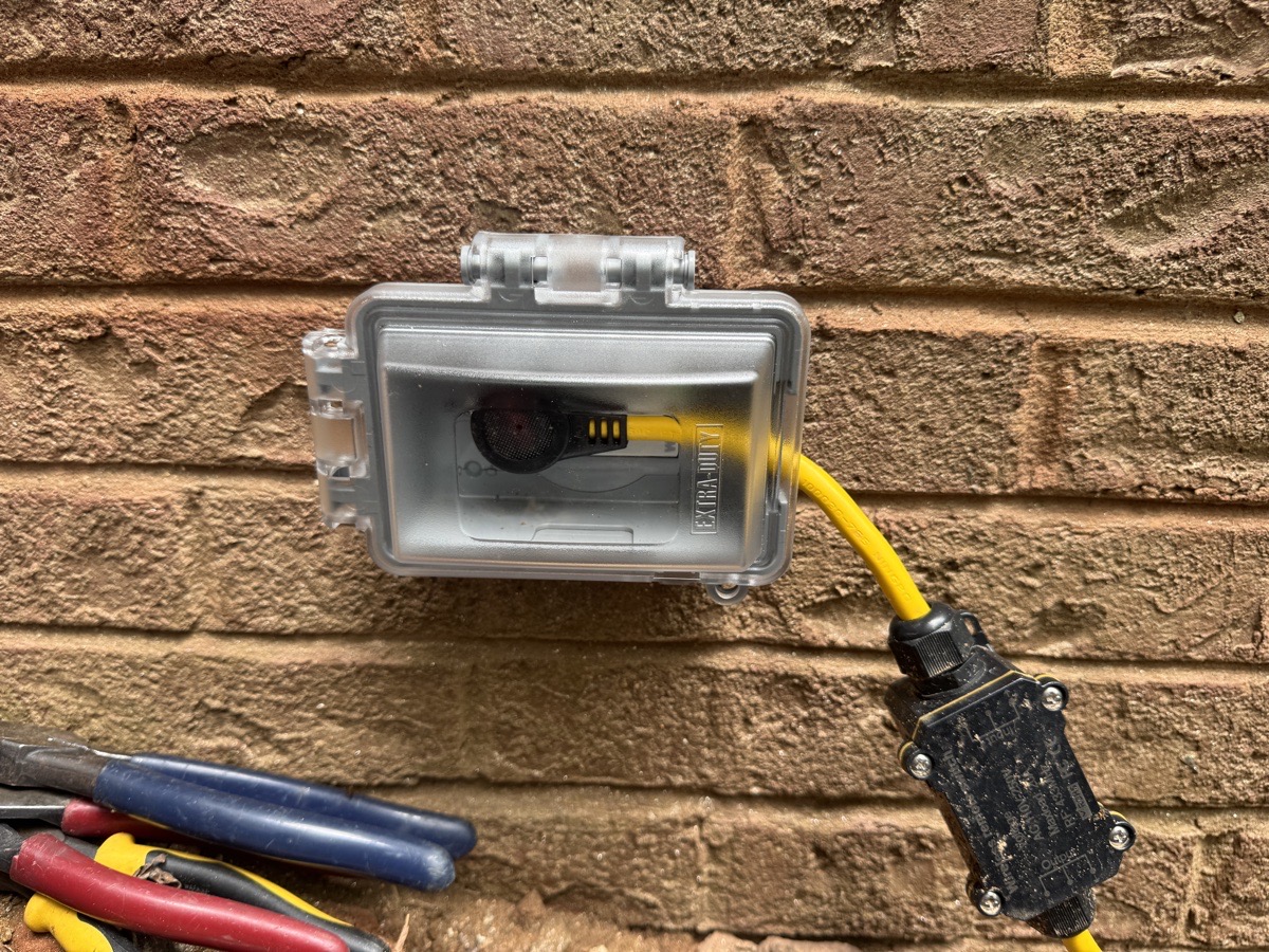 outdoor outlet replacement — Adrian Sauceda 