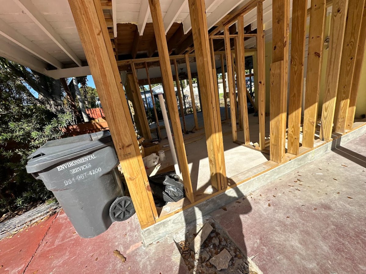 Home addition (carport conversion Mater bedroom with bathroom and walking closet — Metropolitan Restoration