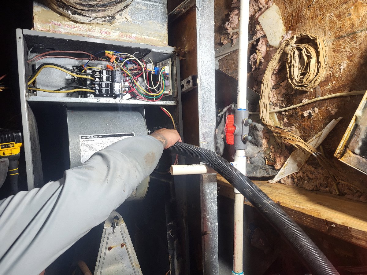 hvac residential — Luis Montes