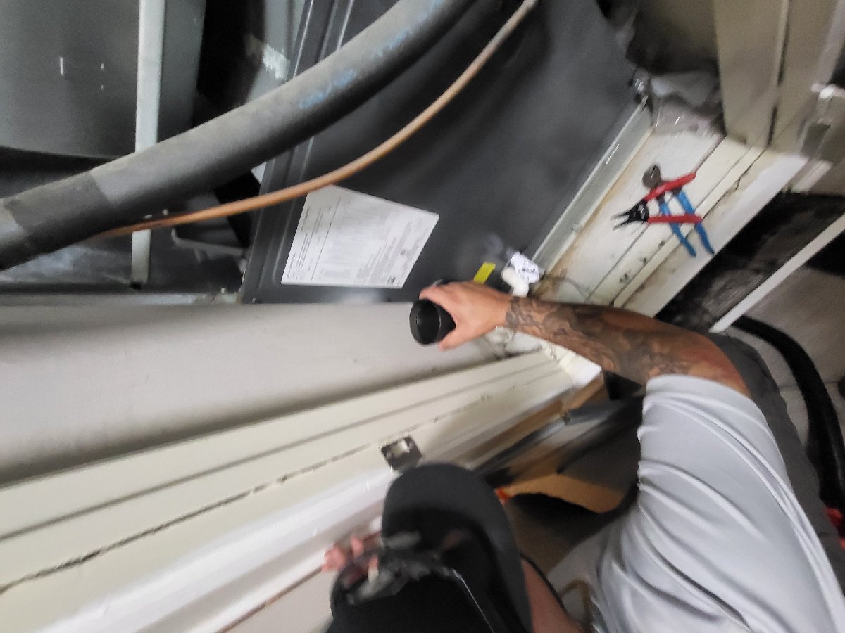 hvac residential — Luis Montes
