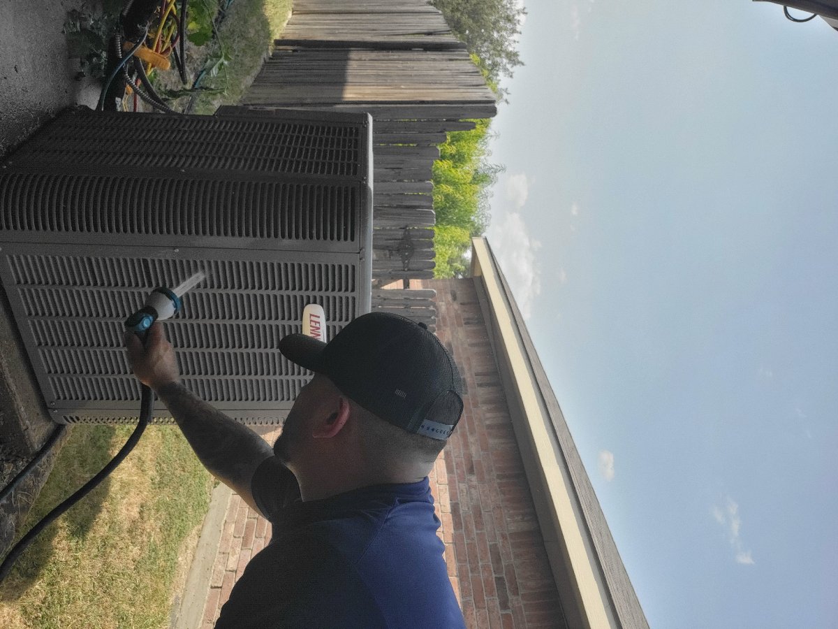 hvac residential — Luis Montes