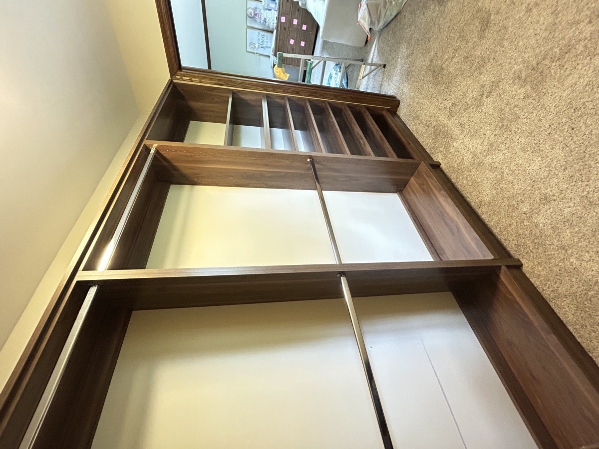 Closet — Thomas Dyste