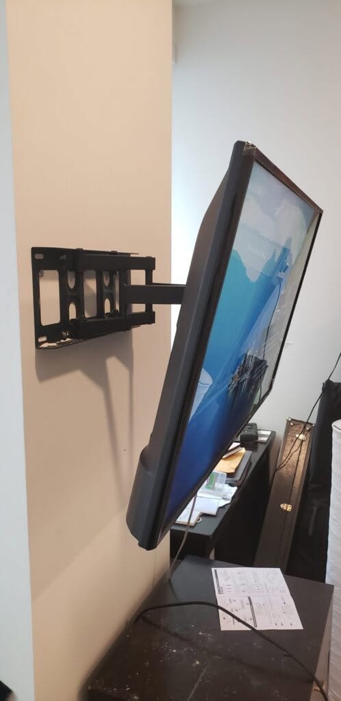 TV mounting — Ronnie Hunt Sr.