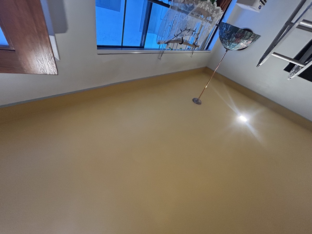 Ceiling paint with colored trim — Hannah