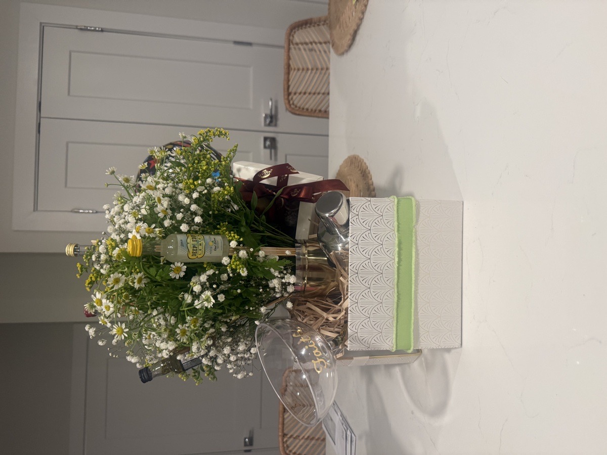 Flowers for all occasions — Lynda 