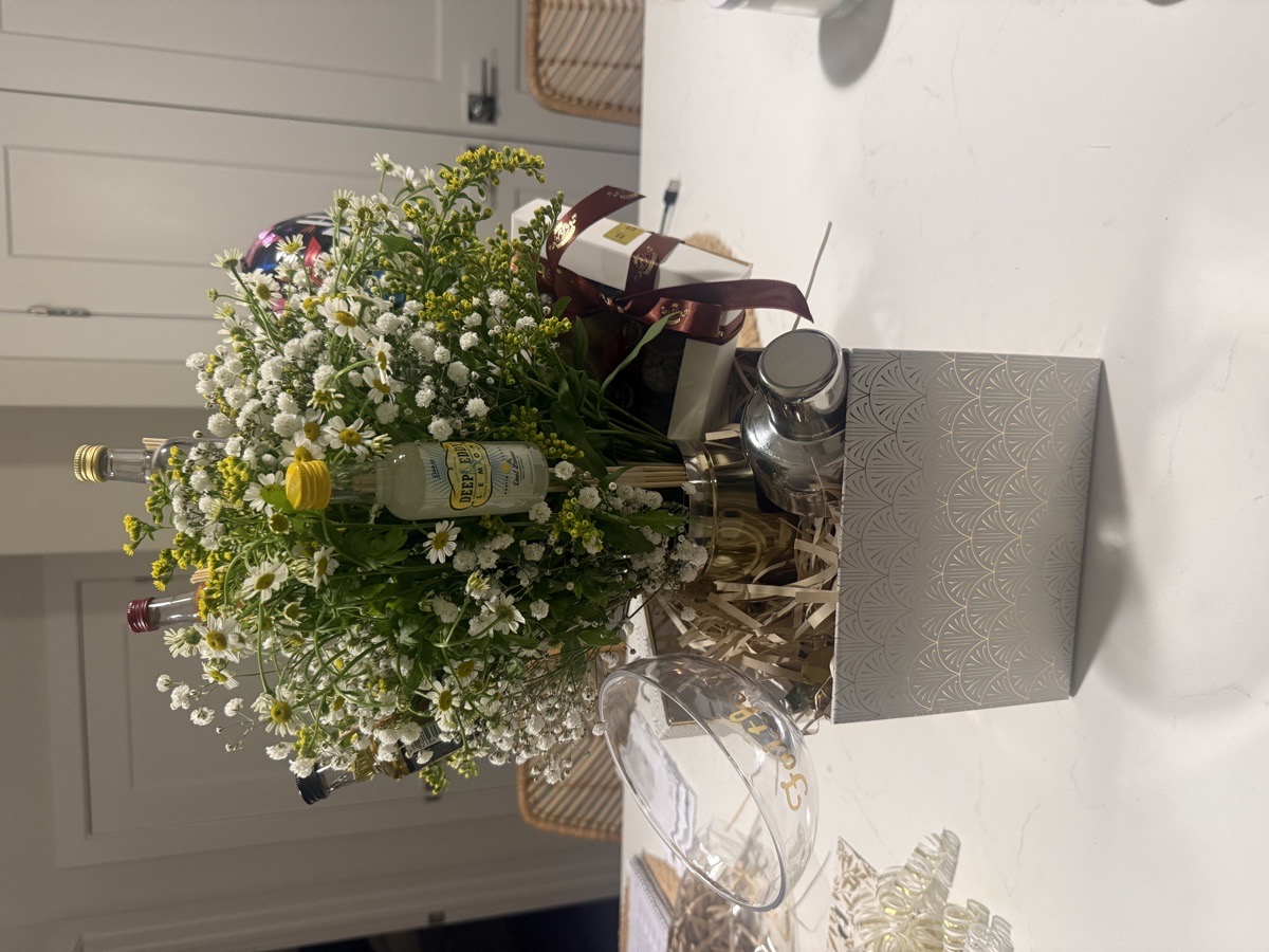 Flowers for all occasions — Lynda 