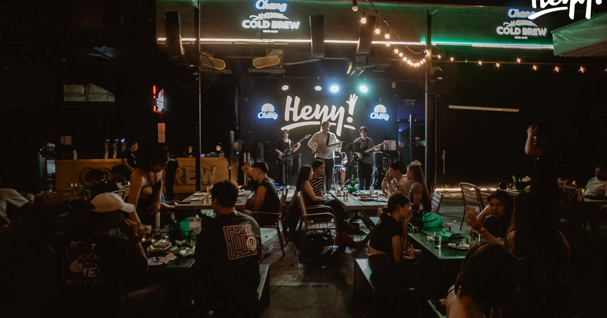 Heyy Bar Bangkok Banner