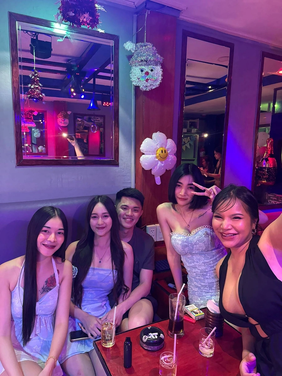 Aom One Stop Bar Pattaya