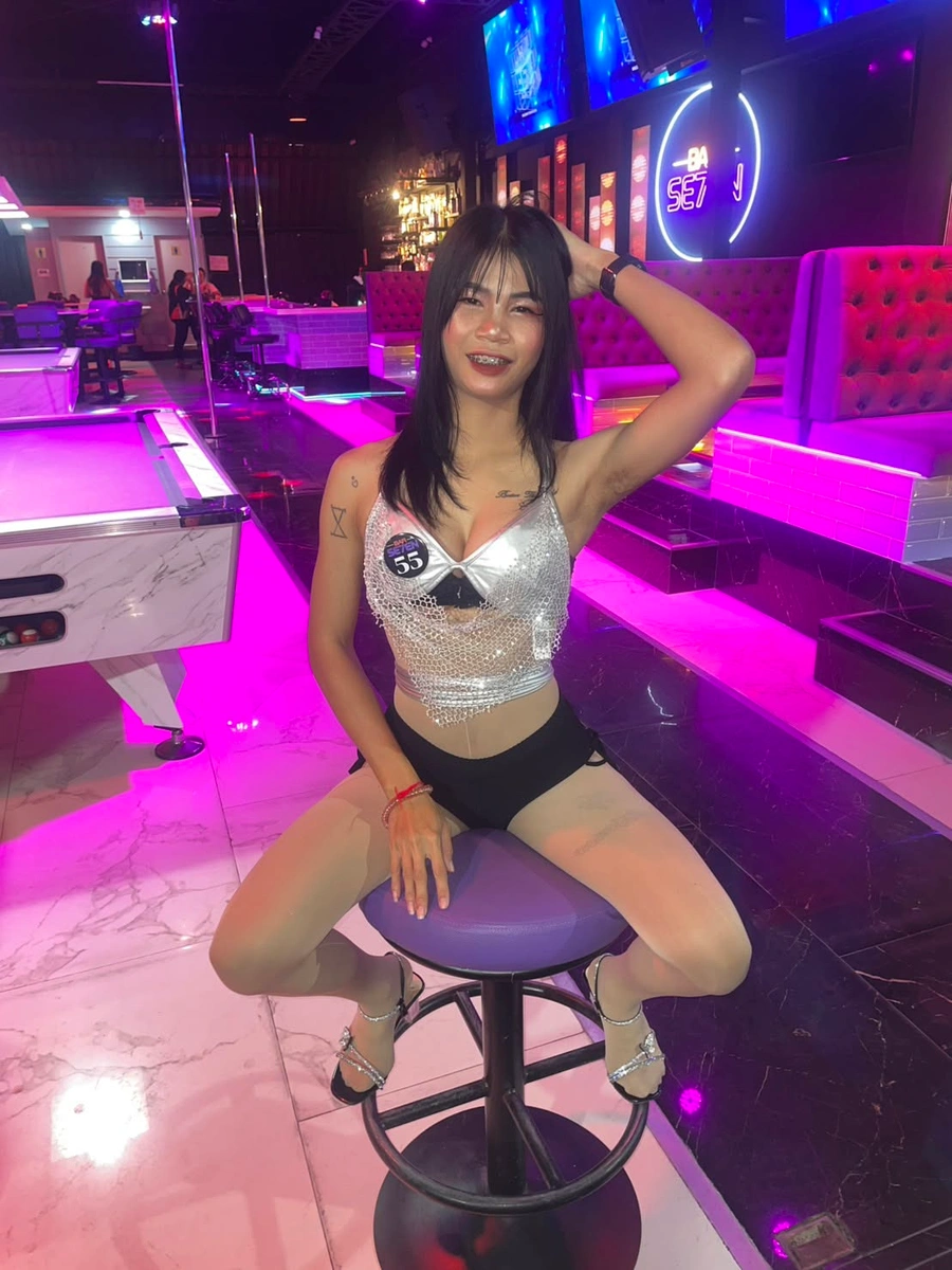 Bar Se7en Pattaya