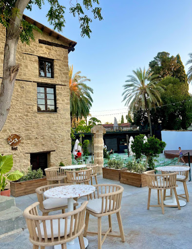 Avlu Nicosia mekanı