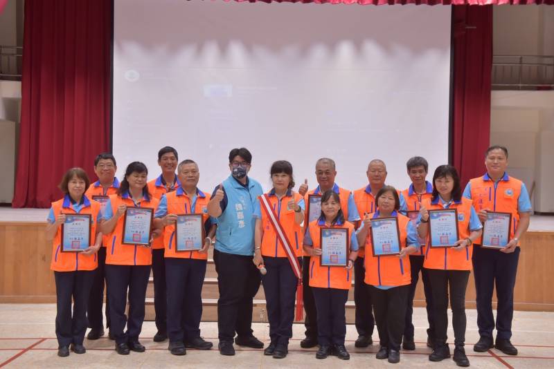 花蓮市巡守隊113年上半年常訓 魏嘉彥頒贈市長獎