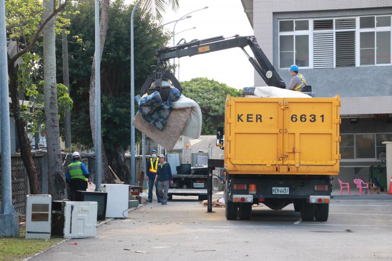 花蓮市大宗廢棄物即日起收運 預約清運量破萬件
