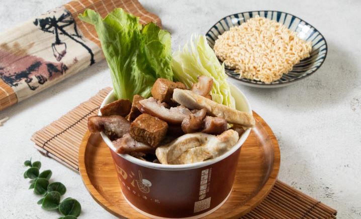 台中東區宵夜推薦！十四滷-東區力行店主打漢方湯頭與椒麻滷味