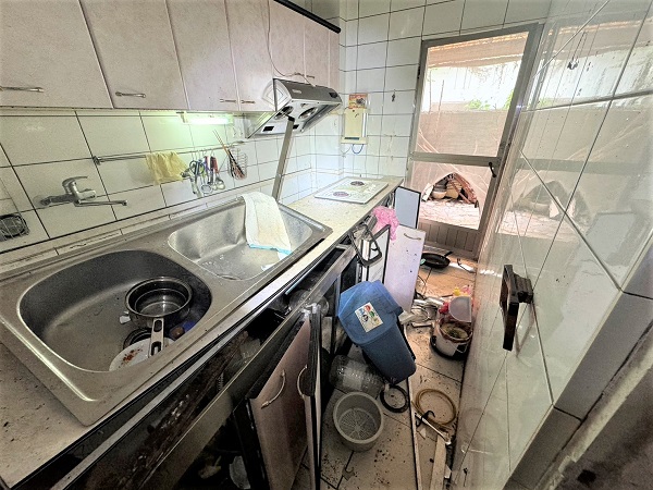 花蓮市建德街民宅廚房疑似發生瓦斯氣爆 屋主受傷送
