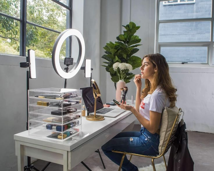 Influencer Nedir? Ne İş Yapar, Nasıl Olunur? Adım Adım Rehber image