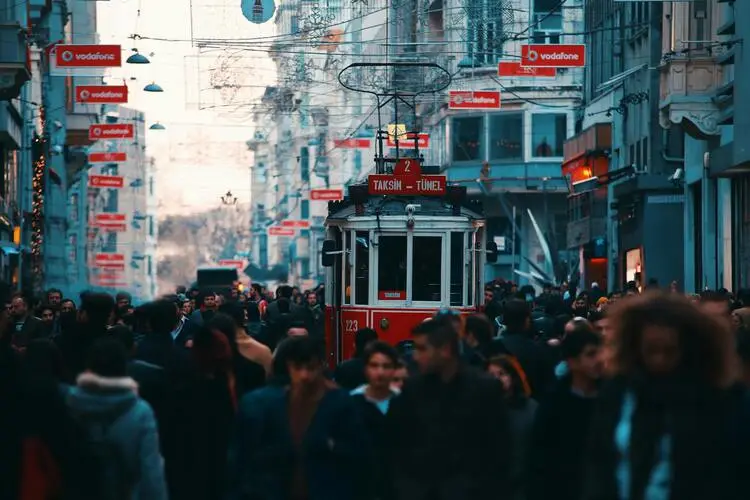 Rüyada Kalabalık Görmek Ne Anlama Gelir?