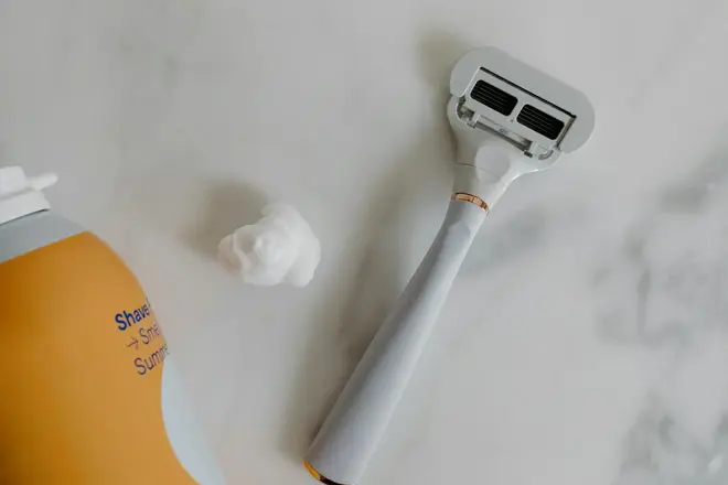 Rüyada Özel Bölgede Kıl Temizlemek Ne Anlama Gelir? image