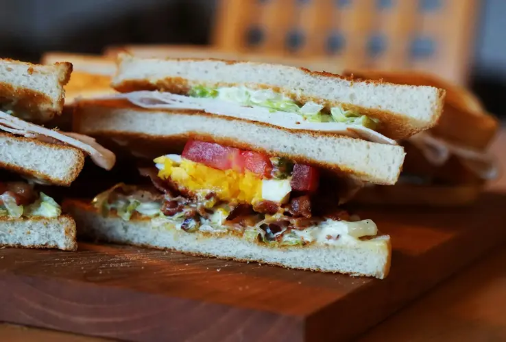 Rüyada Tost Yemek