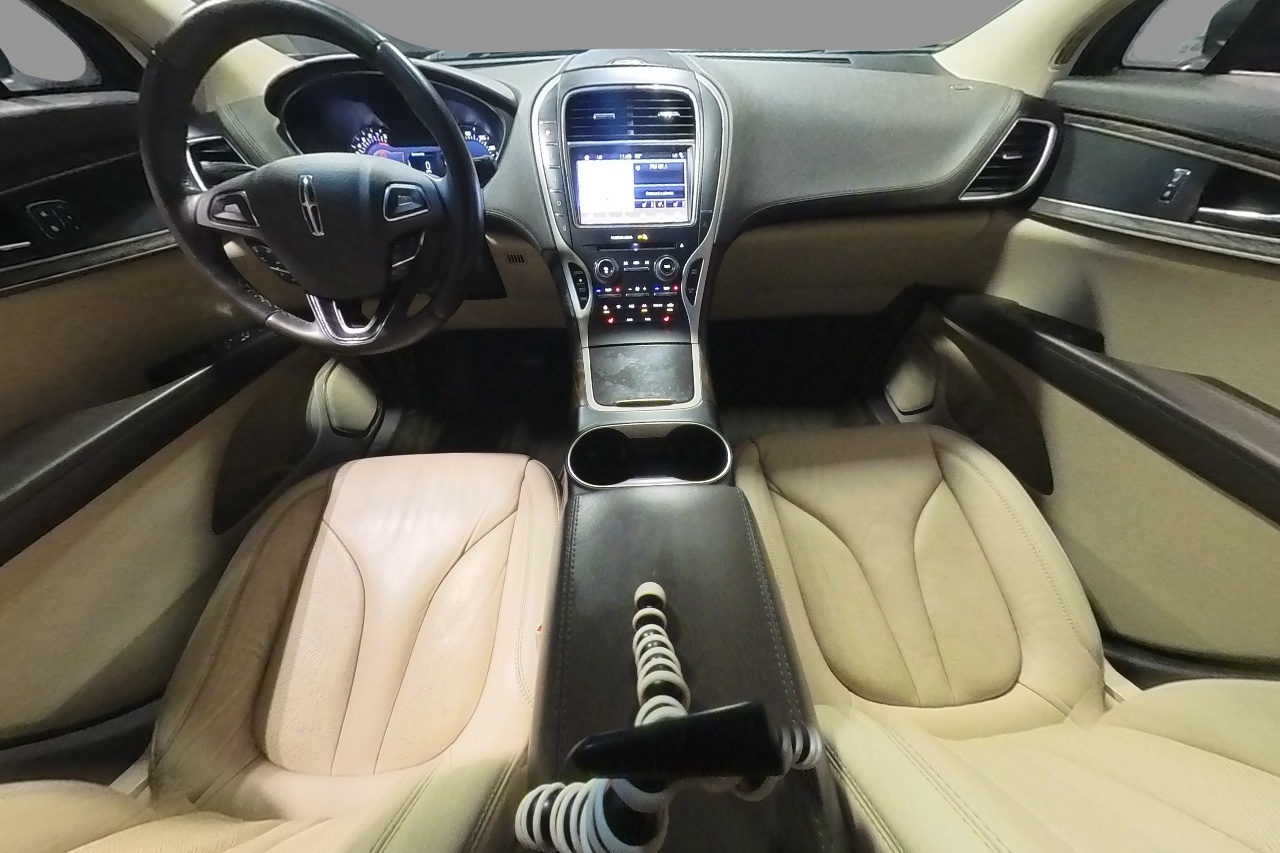 Interior 0