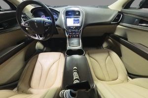 Interior 0