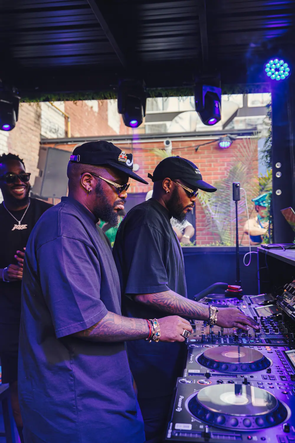 Crowd portrait with expressive movement