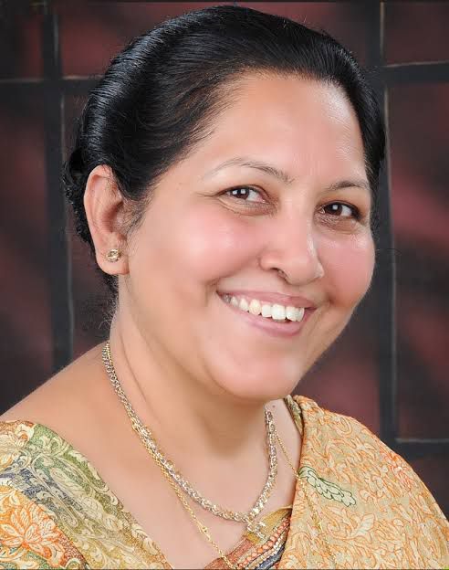 Headshot of Dr Rita James