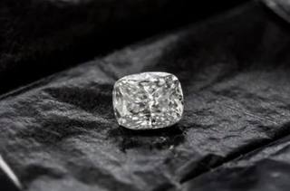 DEF VVS Cushion Moissanite Diamond