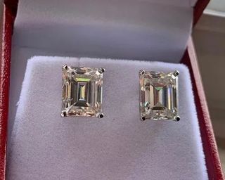3CTC Emerald Moissanite Studs