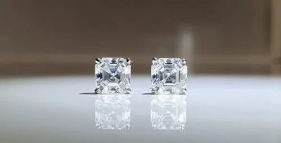 Round Moissanite Studs