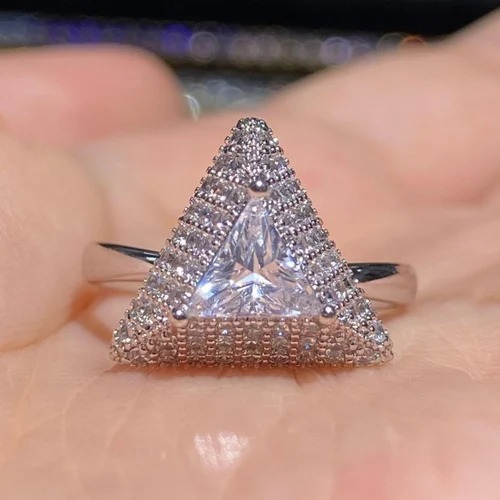 1.15CT Oval Cut Full White Moissanite White,Yellow,Rose Gold For Engagement 4ct
