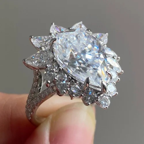 OVAL Cut 3.30 CT Full White Moissanite Ring White,Yellow,Rose Gold For Engagement Wedding