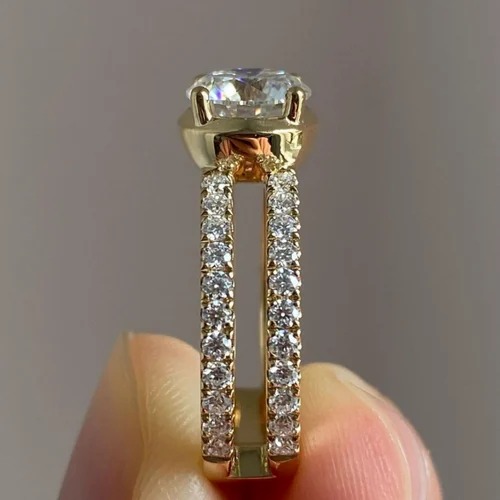 Pear Cut 4.25 ct Full White Moissanite Ring White,Yellow,Rose Gold For Engagement Wedding