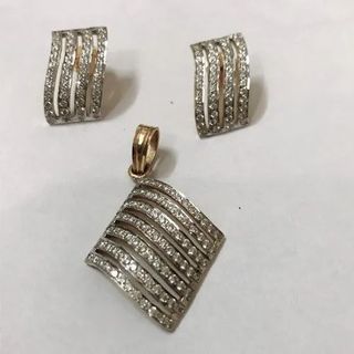 Simple Diamond Pendant Set