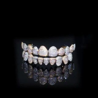 Diamond GriIlz On Teeth