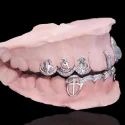 Diamond GriIlz On Teeth