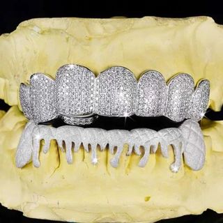Diamond GriIlz On Teeth
