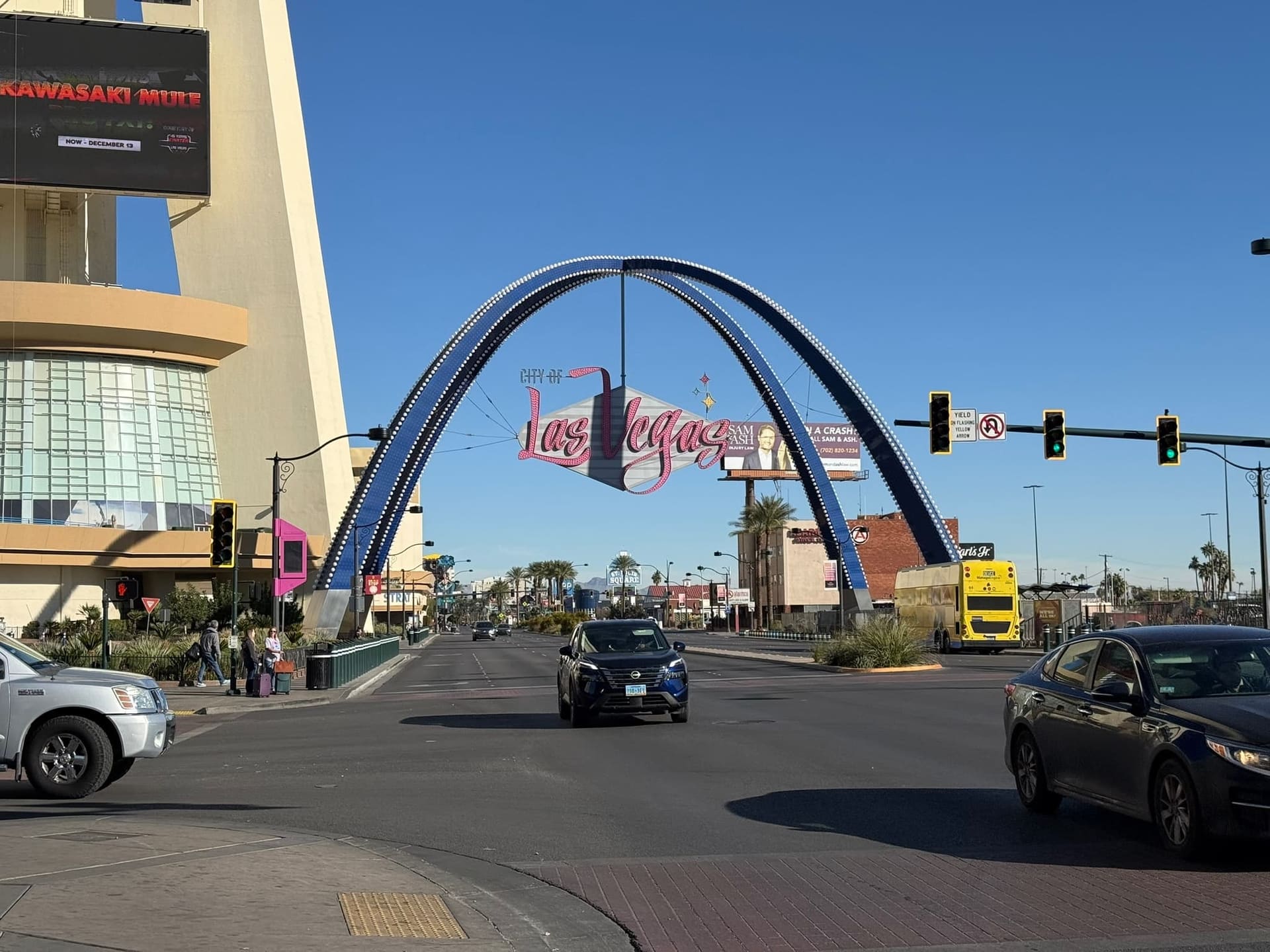 USA - Westküste - Tag 7 in Las Vegas: Spontan Richtung Grand Canyon, Hoover Dam & Monorail-Abenteuer am Abend - D6FA3EC0-FB58-45BD-AEBA-34145829C9D2_1_102_o.jpeg - USA -…