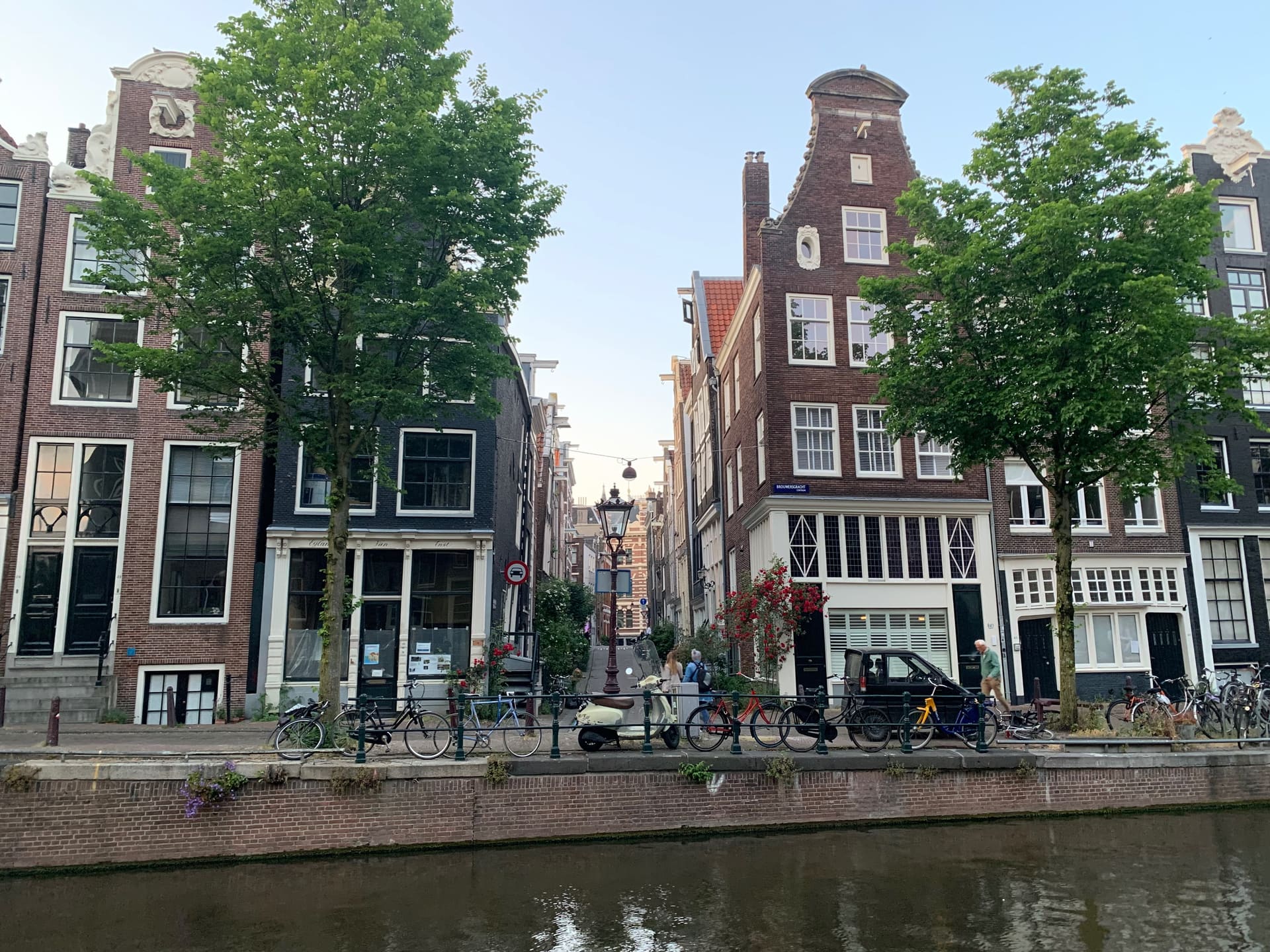Den Haag, Amsterdam