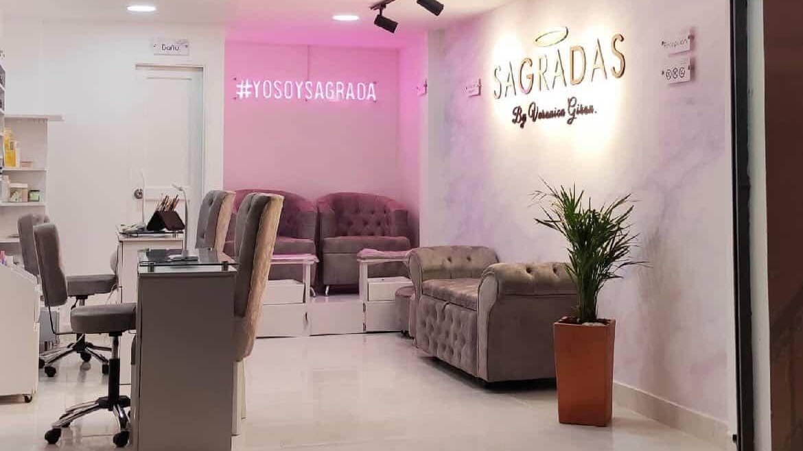 Sagradas By: Verónica Giron