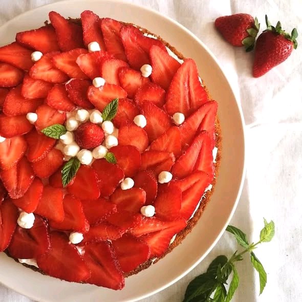Crostata morbida fragole e panna