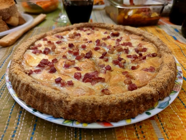 Torta rustica di patate con scamorza e pancetta